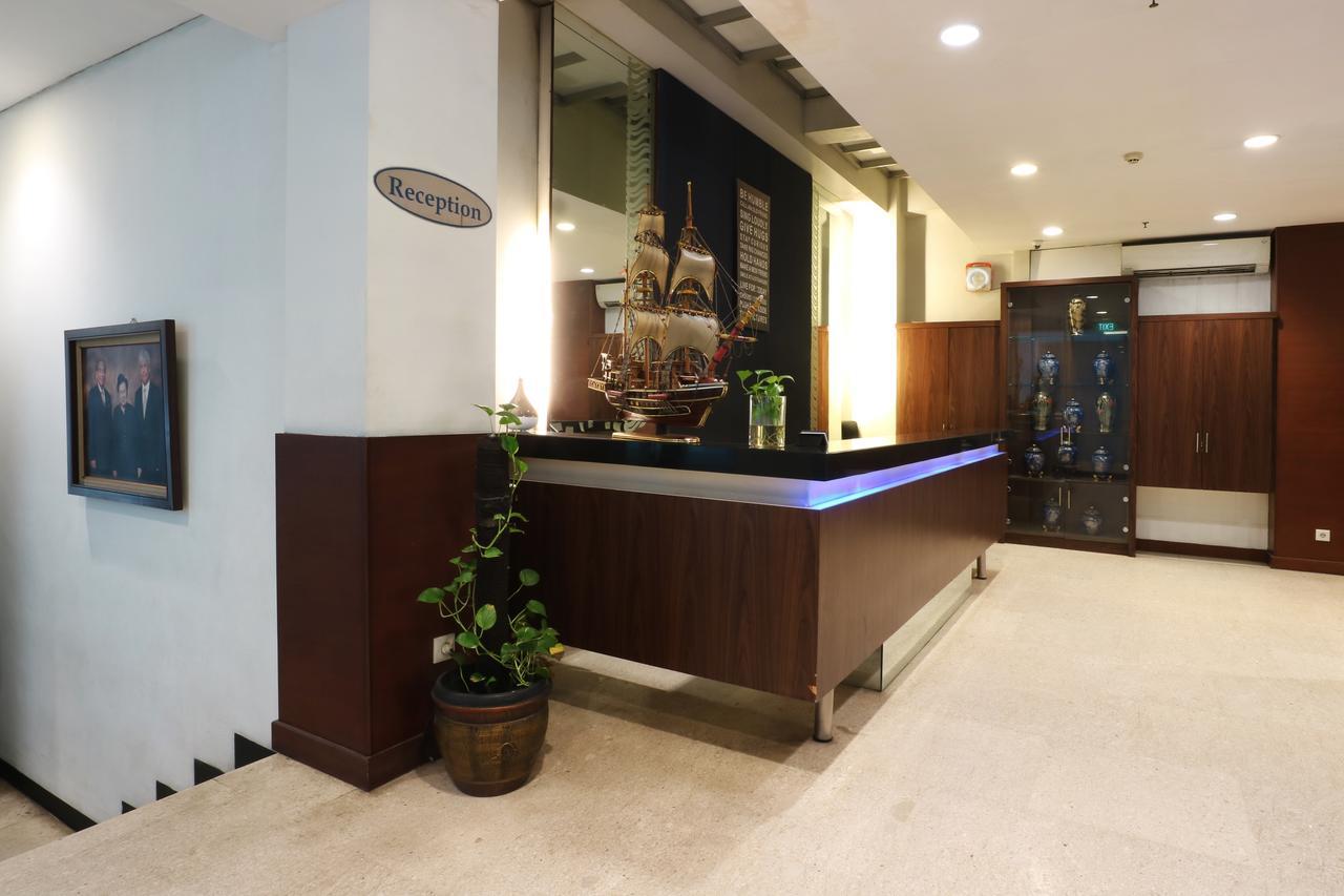 Hotel Blue Pacific ジャカルタ エクステリア 写真