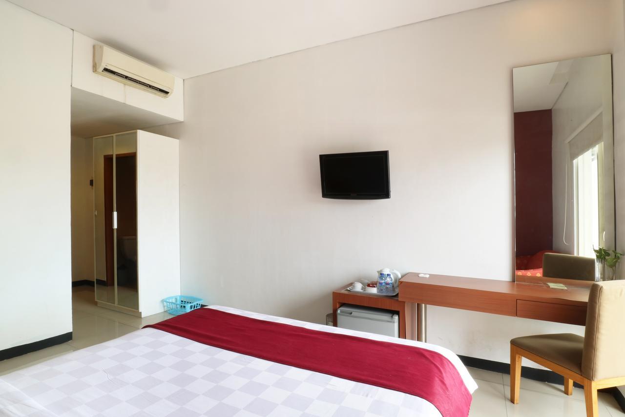 Hotel Blue Pacific ジャカルタ エクステリア 写真